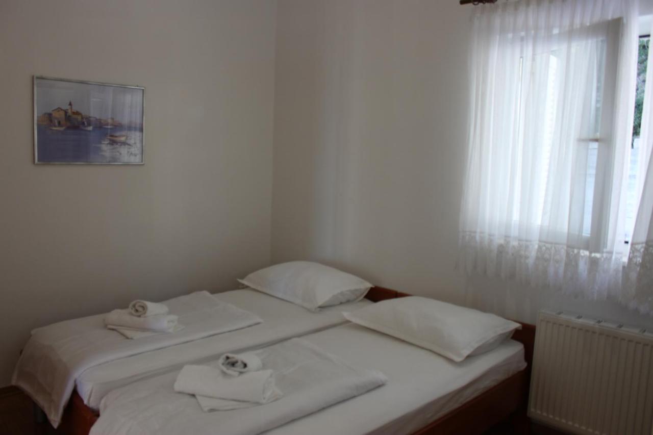 Pile Apartments 3 Omis Luaran gambar