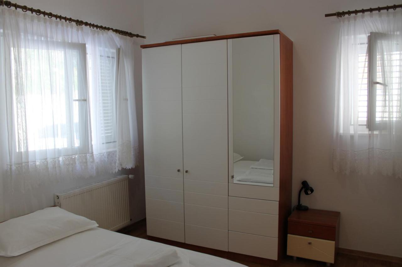 Pile Apartments 3 Omis Luaran gambar